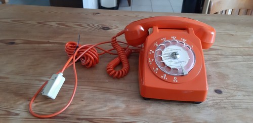 Telephone vintage orange - telephone,